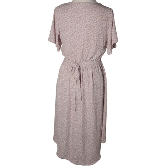 Sienna Sky Purple Micro Floral Daisy Print Surplice Front Midi Dress Size Medium - Picture 5 of 8